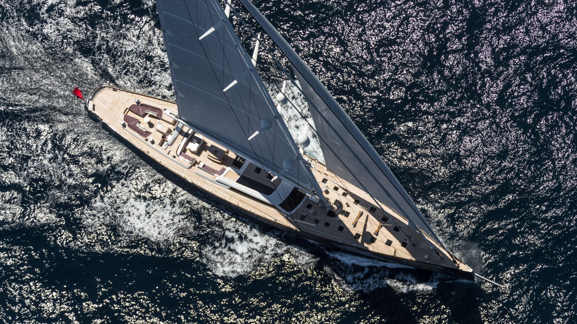 sailing yacht manufacturers
